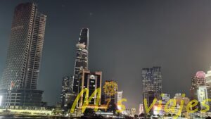 Paseo Nocturno por el Río Saigón: Ho Chi Minh entre Luces y Rascacielos 2026 05 11 20.07