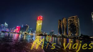 Paseo Nocturno por el Río Saigón: Ho Chi Minh entre Luces y Rascacielos img 20260511 201616