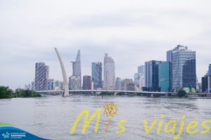 Paseo Nocturno por el Río Saigón: Ho Chi Minh entre Luces y Rascacielos srss 53